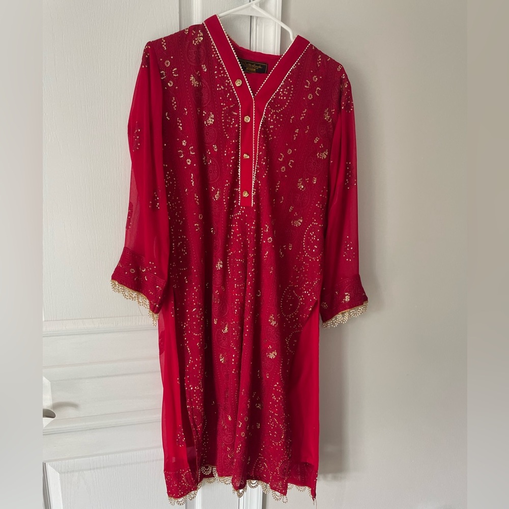 Red 3-piece Pakistani chikankari suit